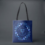 Tote Bag Hanukkiah Happy Hanoukka Juive Fête Menorah<br><div class="desc">Symbole de Hanukkiah. Joyeux Hanoukka Party Juif Holiday Blue Menorah. Décoration Chanukkah de Fête Juive avec le symbole décoratif traditionnel Chanuka - bleu marine hanukkiah menorah, chandelier avec bougies, étoile de David et néon bleu lumières illustration. Hanoukka Festival des lumières Décoration de l'événement. Jérusalem, Israël. Accessoires > Sacs et portefeuilles...</div>