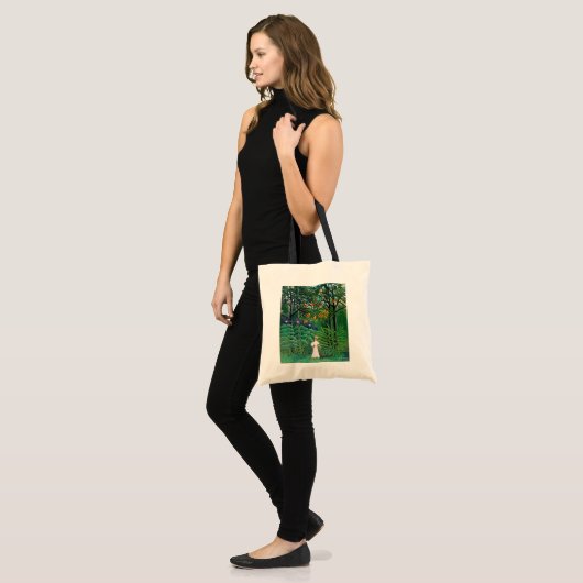 Tote Bag Henri Rousseau - Une femme marche dans une forêt e (Devant (modèle))