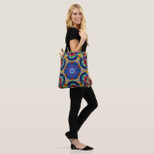 Tote Bag Hex Mandala bleu jaune rouge et vert (Sur le modèle)