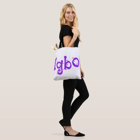 Tote Bag Igbo pourpre (Sur le modèle)