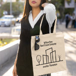 Tote Bag Immobilier Société Cute Custom House Realtor<br><div class="desc">Ce sac fourre-tout immobilier tendance est fait sur mesure avec le nom de votre société immobilière. Ce design noir et blanc présente un dessin simple d'un quartier avec un arbre de part et d'autre. Commandez pour vos clients d'affaires immobilières pour le marketing.</div>