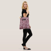 Tote Bag Impression d'animal léopard rose avec faux feuille (Sur le modèle)