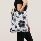 Tote Bag Impression florale noir et blanc (De près)