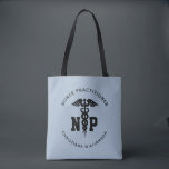 Tote Bag Infirmière de NP personnalisée Praticien Diplôme C<br><div class="desc">Infirmière NP personnalisée Praticien Graduation Caduceus Symbole Cadeaux personnalisés!</div>
