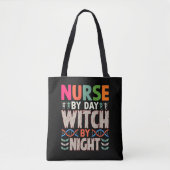Tote Bag Infirmière par Jour sorcière par Nuit Halloween In (Devant)