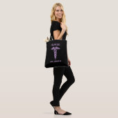 Tote Bag Infirmière - violet et noir (Sur le modèle)