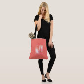 Tote Bag Initiales Monogramme | Blanc Sur Corail (Sur le modèle)
