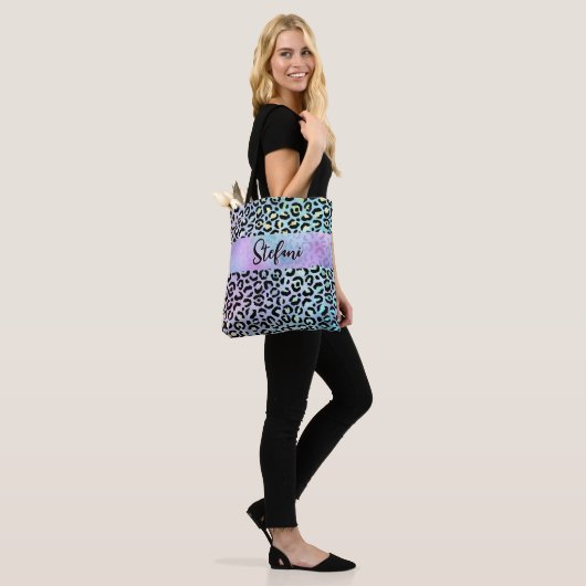 Tote Bag Iridescente Foil arc-en-ciel Leopard pourpre (Sur le modèle)