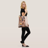 Tote Bag Jeune Amérindien posant sur un mur en bois (Sur le modèle)