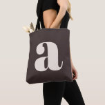 Tote Bag Joli Monogramme Rétro Marron Terreux Pastel<br><div class="desc">Ce sac fourre-tout élégant arbore votre monogramme en lettrage rétro sur un fond marron terreux chaud. Excellente idée de cadeau !</div>
