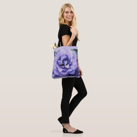 Tote Bag Jolie Fleur de Périwinkle (Sur le modèle)