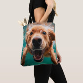 Tote Bag Joyeux Golden Retriever nager sous l'eau (De près)