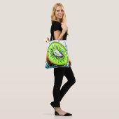 Tote Bag Kiwi Splash of Freshness (Sur le modèle)