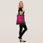 Tote Bag La Camélia rose (Sur le modèle)