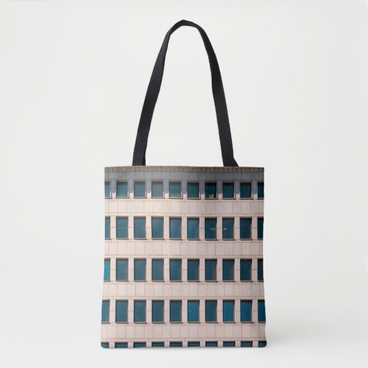 Tote Bag La façade du bâtiment moderne de forme rectangulai (Devant)