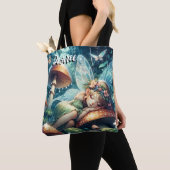 Tote Bag La fée éthérée coule sur un champignon (De près)