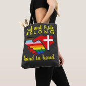 Tote Bag La Fierté de la foi est entre les mains dans la ma (De près)