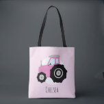 Tote Bag La petite fille, un acteur de fermier rose avec un<br><div class="desc">Ce joli sac fourre-tout à thème de la ferme pour garçons est doté d'un doodle de tracteur rose et vous permet d'ajouter le nom de votre enfant/bébé dans une belle typographie. Parfait pour servir de sac pour votre petite fille, ou comme simple sac de couches pour une nouvelle maman !...</div>
