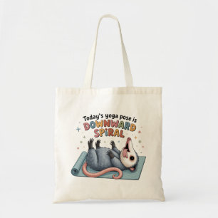 Tote Bag La pose de yoga d'aujourd'hui est Possum vers le b