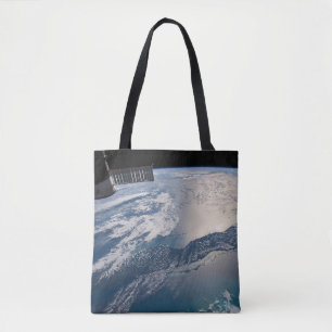 Tote Bag La Station Spce Internationale Au-Dessus De L'Atla