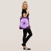 Tote Bag Lavender Diamond Rose Purple Grunge (Sur le modèle)