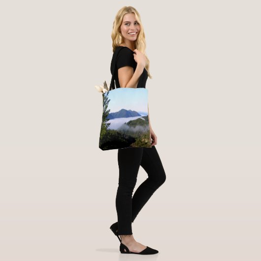 Tote Bag Le brouillard matinal qui fait rage..... (Sur le modèle)