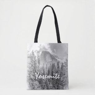 Tote Bag Le demi-dôme de Yosemite en hiver avec Yosemite Te