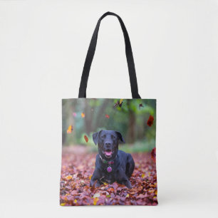 Tote Bag Le Labrador Noir Dans Les Feuilles D'Automne