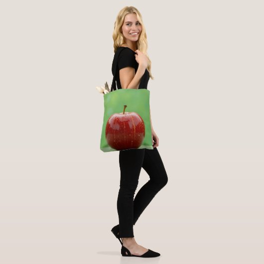 Tote Bag Le Rouge Parfait de la Nature (Sur le modèle)