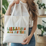 Tote Bag Les Bibliothèques super Rétro Sont Mon Vibe, Bibli<br><div class="desc">Super,  style années 1970 rétro 'Bibliothèques Are My Vibe' fourre-tout pour les bibliothécaires ou quiconque aime la bibliothèque.</div>
