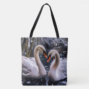 Tote Bag Les cygnes romantiques dans les merveilles hiverna