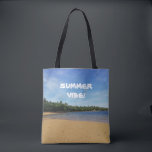 Tote Bag L'été de l'île de Jomalig<br><div class="desc">Profitez de cette ambiance estivale et de la canicule avec ce sac fourre-tout mignon et cool qui présente le sable doré de l'île de Jomalig,  aux Philippines.</div>