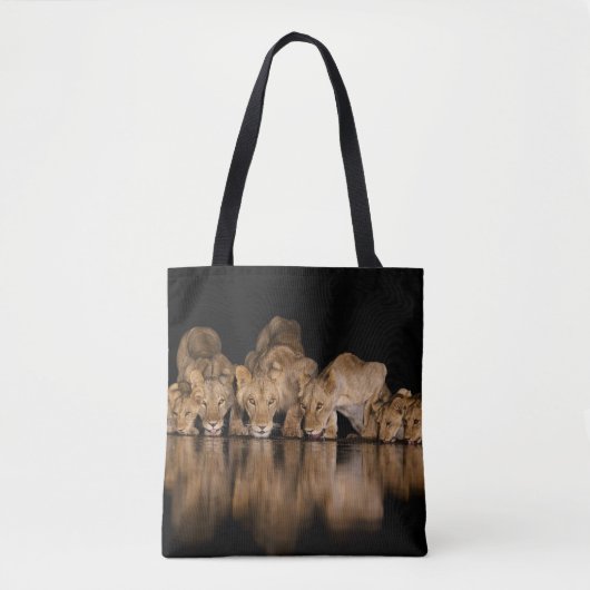 Tote Bag Lion Pride Drinks at the Water Hole at Night (Devant)