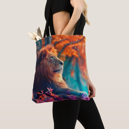 Tote Bag Lion royal dans la conception forestière enchantée (De près)