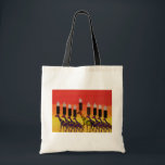 Tote Bag Lumières de Hannukah<br><div class="desc">Éclairez vers le haut de la saison des vacances avec ce sac coloré de toile de Chanukah Menorah de girafe ! Leur silhouette contre le coucher du soleil accentue la beauté de ces animaux dans des conceptions originales de faune de créations de Magins. Grande idée de cadeau pour une des...</div>