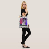 Tote Bag MAGIC PRINTEMPS violet noir blanc permules géométr (Sur le modèle)