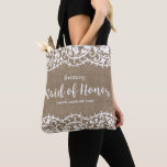 Tote Bag Maid of Honor Rustic Lace Burlap Mariage personnal<br><div class="desc">Your Maid of Honor sera ravi de ce magnifique sac fourre-tout personnalisé avec une bordure en dentelle rustique dressée contre un faux arrière - plan burlap. Ajoutez le nom de votre femme d'honneur et le texte personnalisé pour personnaliser. Idéal pour transporter des produits de première nécessité mariages comme le maquillage,...</div>