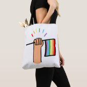 Tote Bag Main tirée à la main avec un drapeau arc-en-ciel (De près)