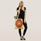 Tote Bag Mandala Rouge Points sur Fond Or Doux (Sur le modèle)