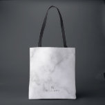 Tote Bag Marbre blanc avec monogramme et nom personnalisés<br><div class="desc">Marbre blanc avec Monogramme personnalisé et Nom Giftcaractérisé monogramme et nom en gris moderne sans serif style police sur arrière - plan en marbre blanc.

Parfait comme cadeau d'honneur,  cadeau de fête de la mère,  cadeau de vacances,  cadeau de réunion de famille et cadeau pour toutes les occasions spéciales.</div>