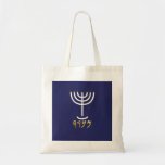 Tote Bag Menorah<br><div class="desc">Individuellement, les lettres représentent : Menorah : Mem, Nun, Resh, Hey Mem - Chaos Puissant Sang Nun - Continue Hir Son Resh - Premier Début Commencement Hey - Reveal Breath Exo 25:31 Et tu feras un chandelier d'or pur : de travail battu, le chandelier sera fait : son arbre, et...</div>