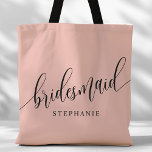 Tote Bag Mince Corail Rose Pink Script moderne<br><div class="desc">Faites part de votre appréciation à votre fête de mariée avec ce sac fourre-tout élégant de femme de chambre rose corail. Doté d'un script moderne et personnalisable avec le nom de votre femme de chambre, ce sac fourre-tout est à la fois pratique et élégant. La couleur douce et le design...</div>