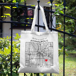 Tote Bag Minneapolis Love Locator Ville Plan Mariage Bienve<br><div class="desc">Un sac fourre-tout amusant pour un mariage ou toute autre occasion se déroulant dans la belle ville de Minneapolis, Minnesota. Cette fourre-tout dispose d'une carte du centre-ville à l'intérieur d'un coffret encadré en noir. Au sommet se trouve un accueil de bienvenue et le nom de la ville. Sur le côté...</div>