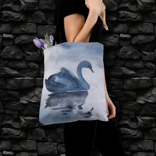 Tote Bag Misty Reflections | Moody Dusty Blue Swan sur le l