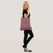 Tote Bag Moderne Simple Rose Poussiéreux Écriture Minimalis (Sur le modèle)