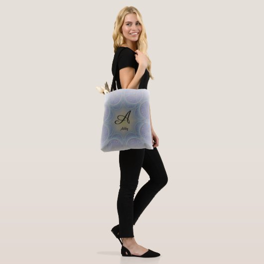 Tote Bag Monogramme A (Sur le modèle)