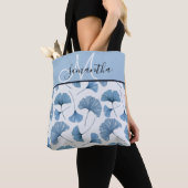 Tote Bag Monogramme aquarelle bleu et blanc feuillage (De près)