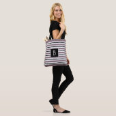 Tote Bag Monogramme clasique tendance violet noir blanc ray (Sur le modèle)