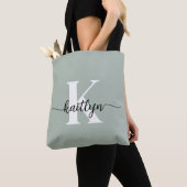 Tote Bag Monogramme de script vert Sage (De près)