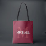 Tote Bag Monogramme et nom personnalisé Bourgogne rouge<br><div class="desc">Le Monogramme personnalisé et le cadeau de nom comprend le nom personnalisé en blanc et monogramme en rouge bordeaux clair comme arrière - plan, dans le style de police serif classique, sur arrière - plan rouge bordeaux. Parfait comme cadeau de vacances, faveurs de réunion familiale, merci cadeau pour les groomsmen...</div>